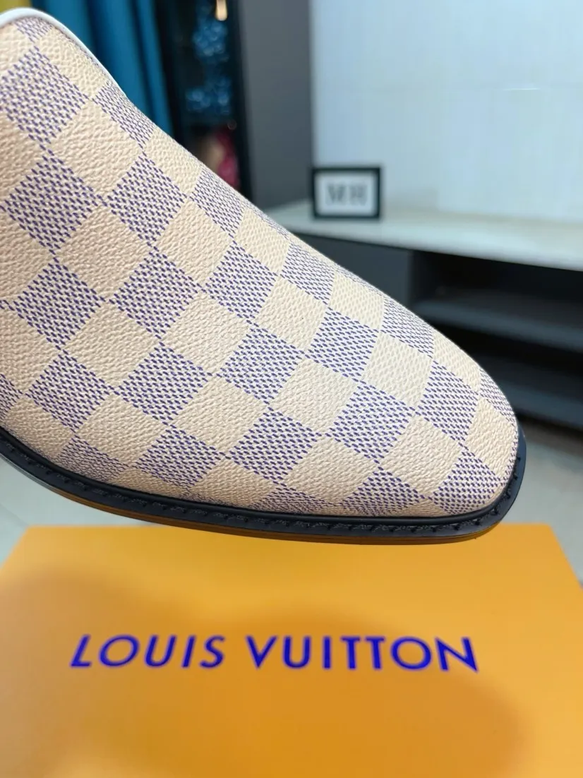 Ex-factory price 720🌹🌹High version [LV] Louis Vuitton's popular casual leather shoes🎖Fashionable and elegant🎖🎖Material: Original imported open-edge beaded cowhide, washed cowhide leather lining, original open-molded rubber outsole, high-end and classy, ​​elegant quality, instantly transforming into a handsome man ❤❤Standard\nNumber: 38-44